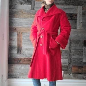 ❤️ Gorgeous vintage red wool coat ❤️